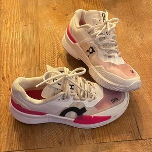 On Cloud The Roger 2 Pro Running White and Pink Athletic Shoes